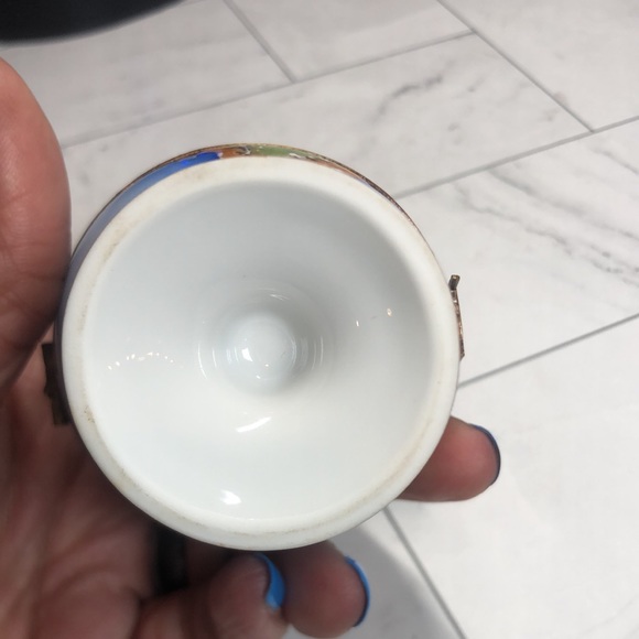 Limoges Box Pient Main France Genuine Authentic Trinket Toast to the World - Picture 7 of 9